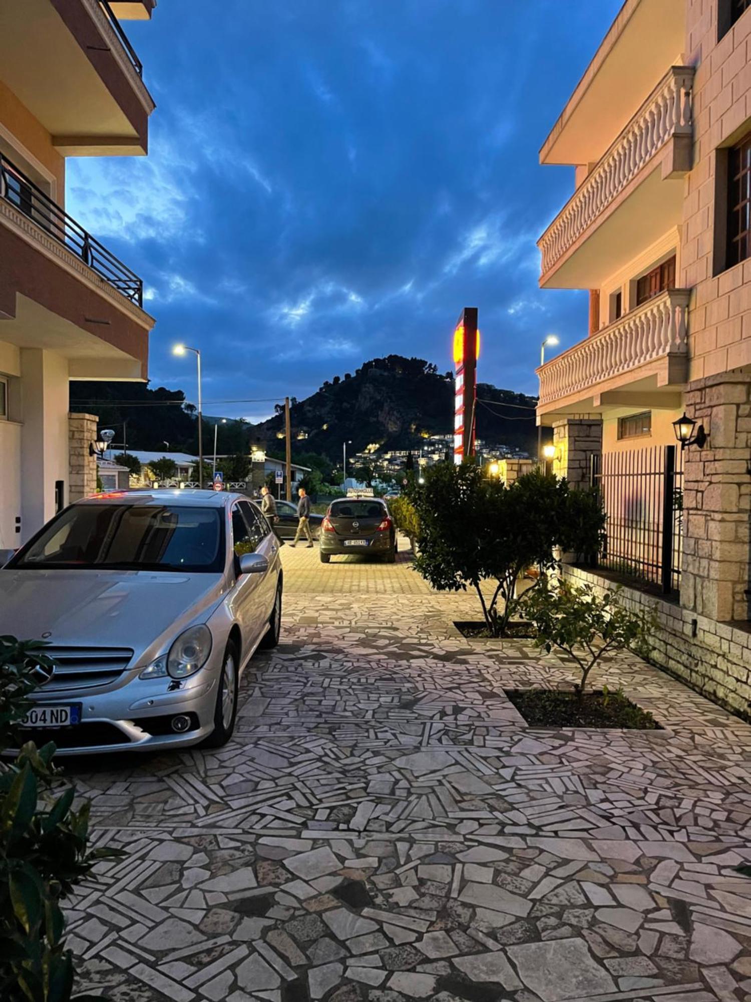 Vila At 베라트 외부 사진